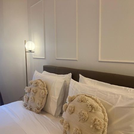 Regina Milano In Bocconi Apartment Bagian luar foto