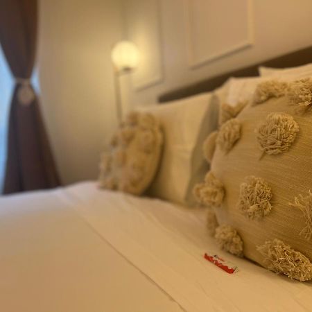 Regina Milano In Bocconi Apartment Bagian luar foto