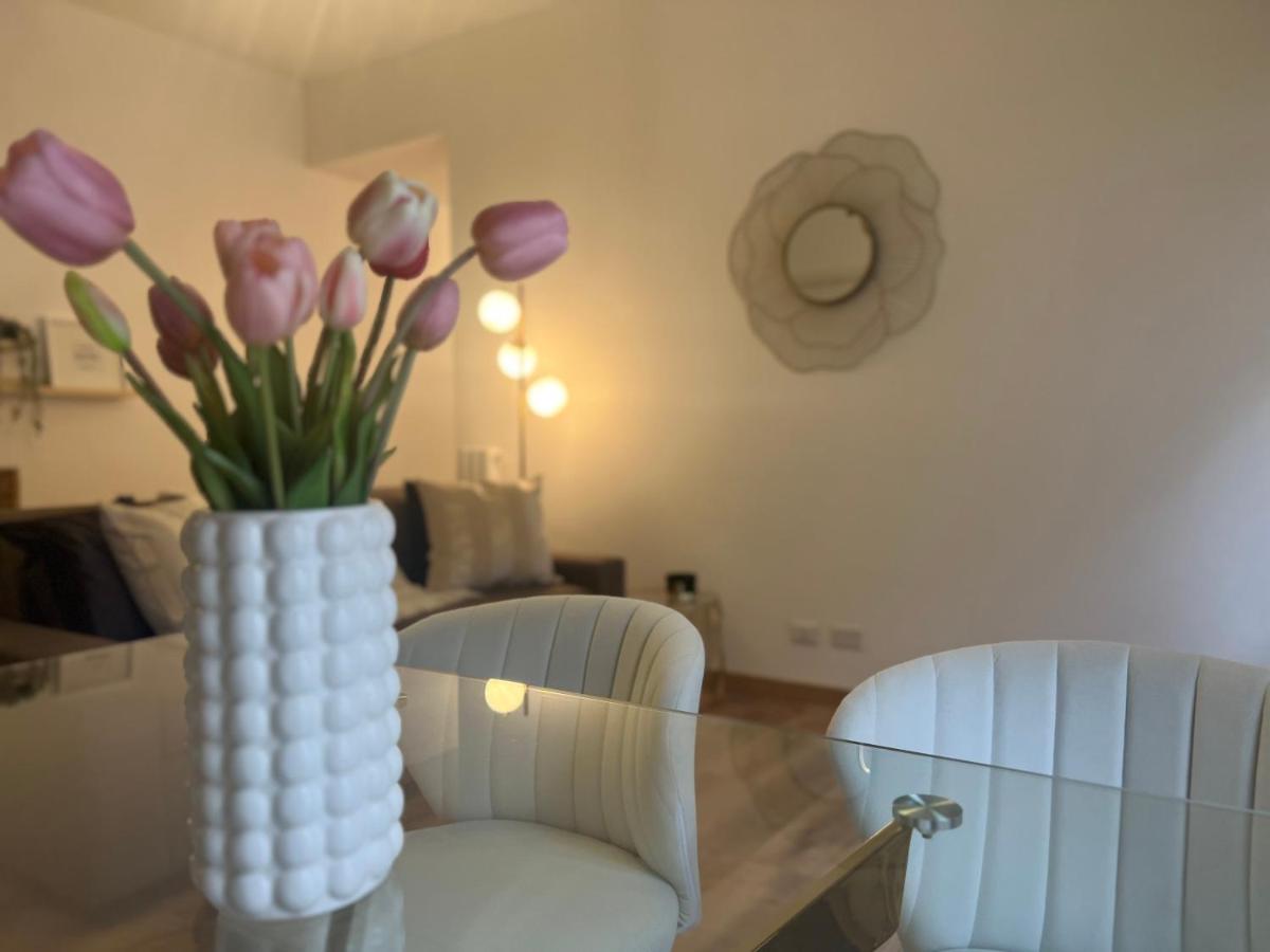Regina Milano In Bocconi Apartment Bagian luar foto