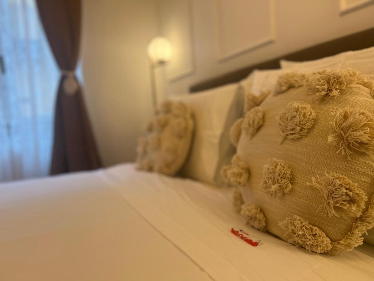 Regina Milano In Bocconi Apartment Bagian luar foto