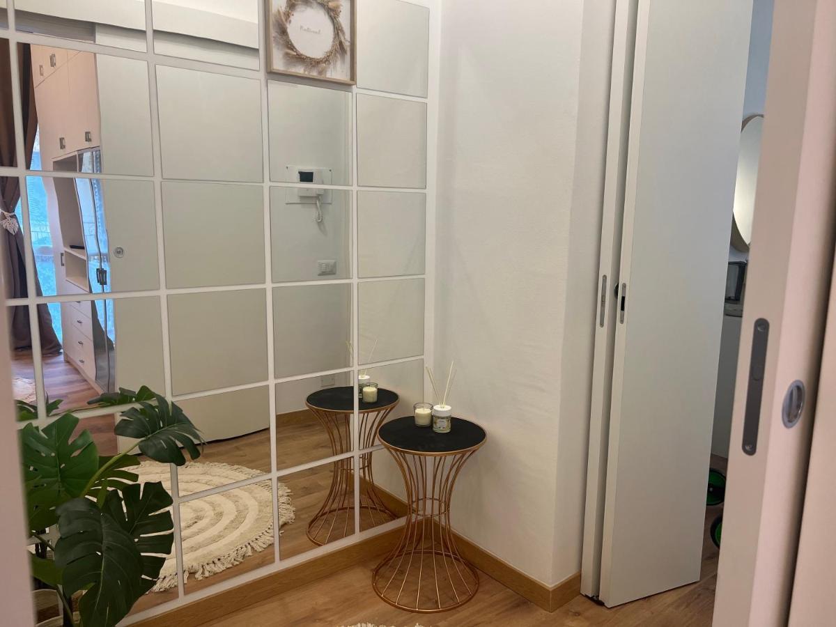 Regina Milano In Bocconi Apartment Bagian luar foto