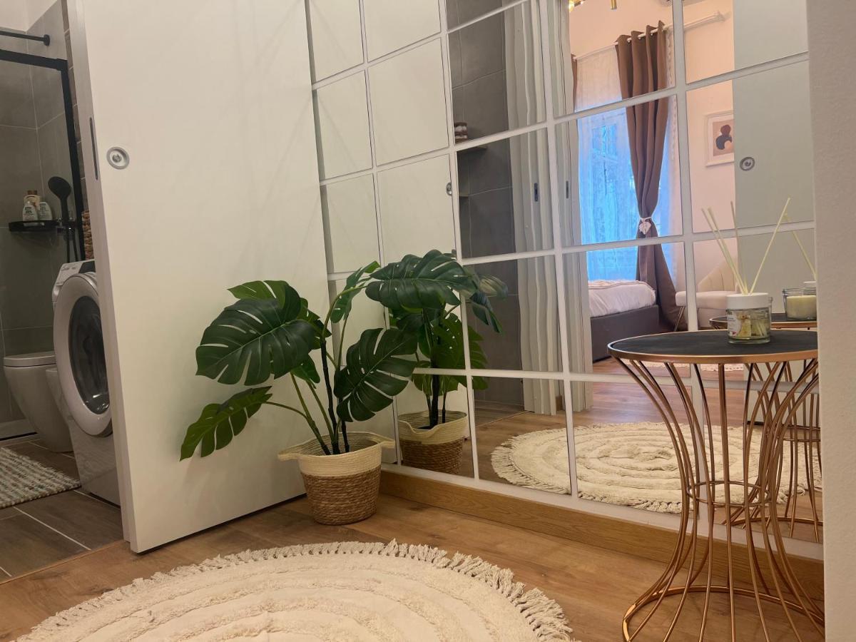 Regina Milano In Bocconi Apartment Bagian luar foto