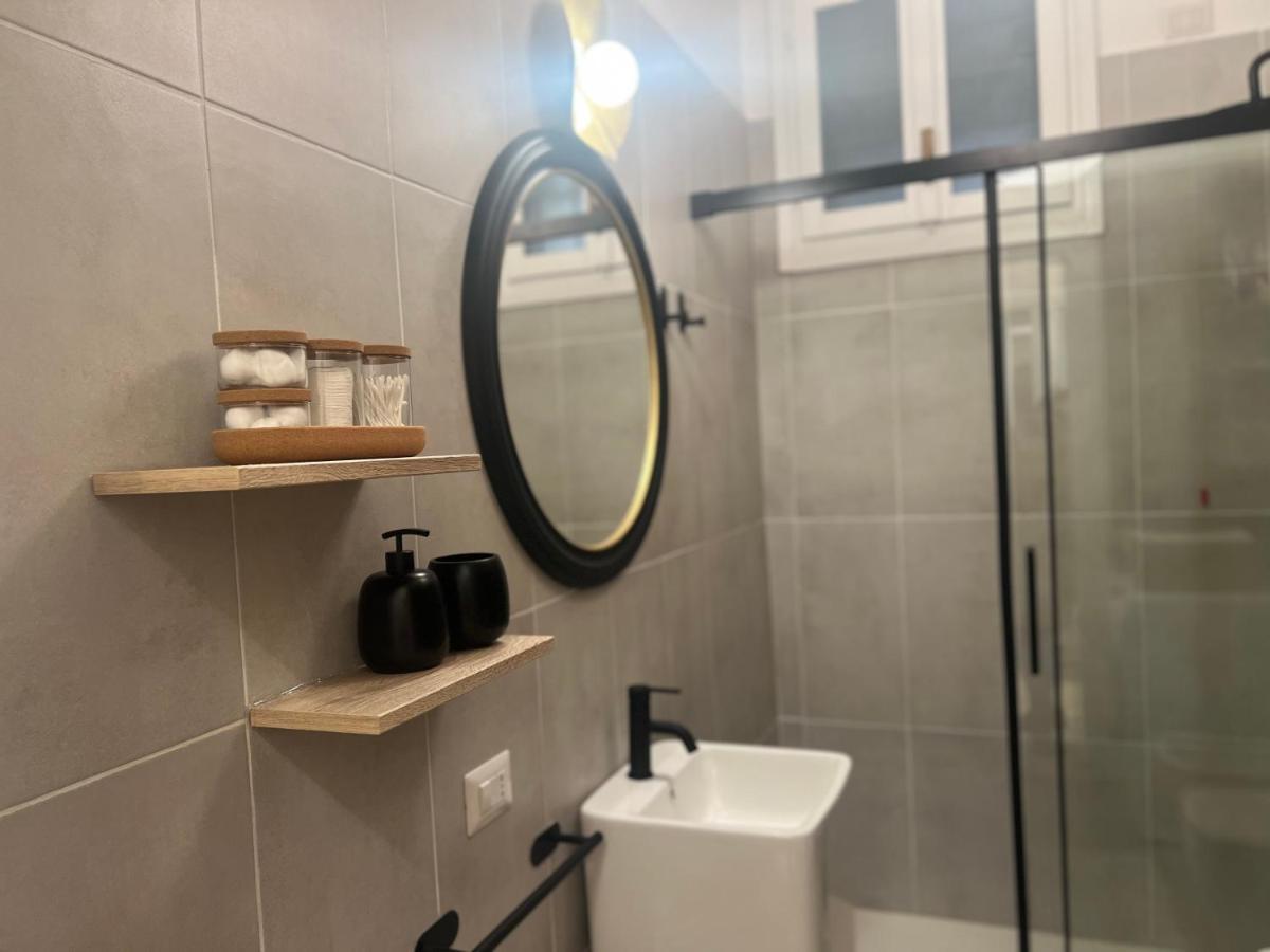 Regina Milano In Bocconi Apartment Bagian luar foto